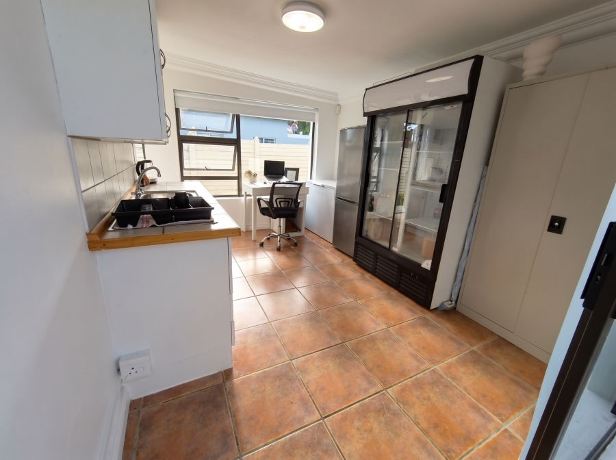 6 Bedroom Property for Sale in Struisbaai Western Cape